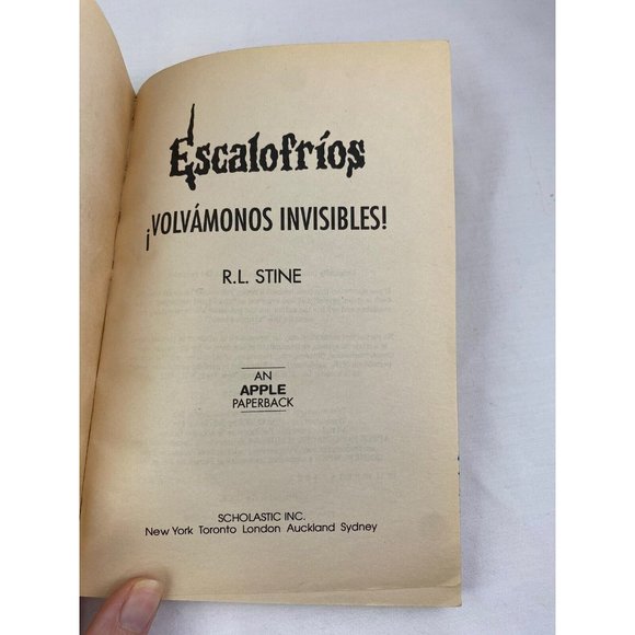Escalofríos ¡Volvámonos Invisibles! Goosebumps Spanish First Edition Paperback - Picture 10 of 12
